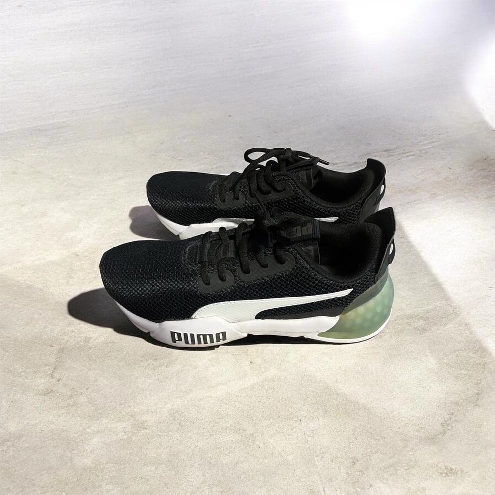 Women’s Puma Black Sneakers size 6